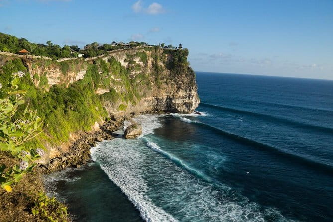 3-Day Private Sightseeing Tour of Bali with Hotel Pickup - Day 2: Royal gardens, a mountain lake, and Tanah Lot