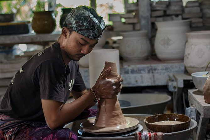 3 Hours Wheel Throwing Basic Ceramic Class - Starting with raw clay in Guwang