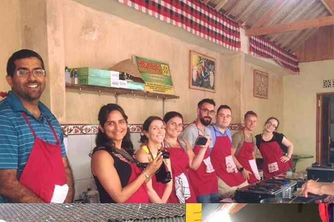 Afternoon Cooking Class & Making Bali Offering with Dinner - Making a canang offering before touching the food