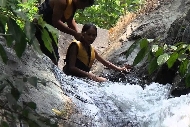 Aling-aling Waterfall tours - Aling-Aling: the active first stop
