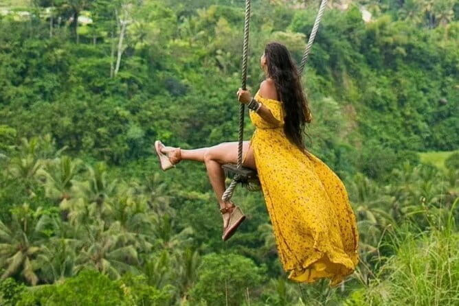 All Inclusive of Ubud Top Attraction - Cooling off at Ulu Petanu Waterfall