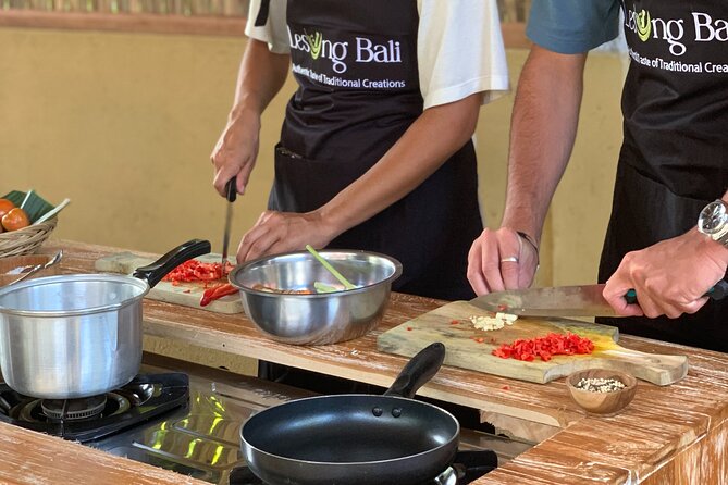 Authentic Balinese Cooking Class in Ubud - What the five-hour schedule feels like