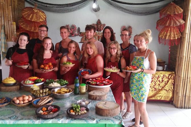 Bali Amazing Cooking Class - Sitting down to eat what you prepared