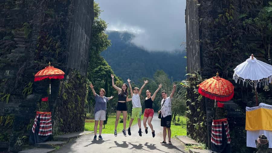 Bali: Customise your Bali Tour with Driver-Guide - What to bring and what costs extra