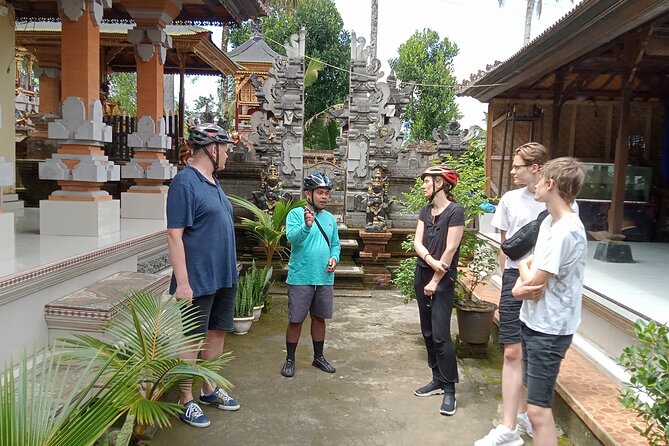 Bali Downhill Natural Cycling Tour & visit Volcano - Lunch at Banjar Laplapan