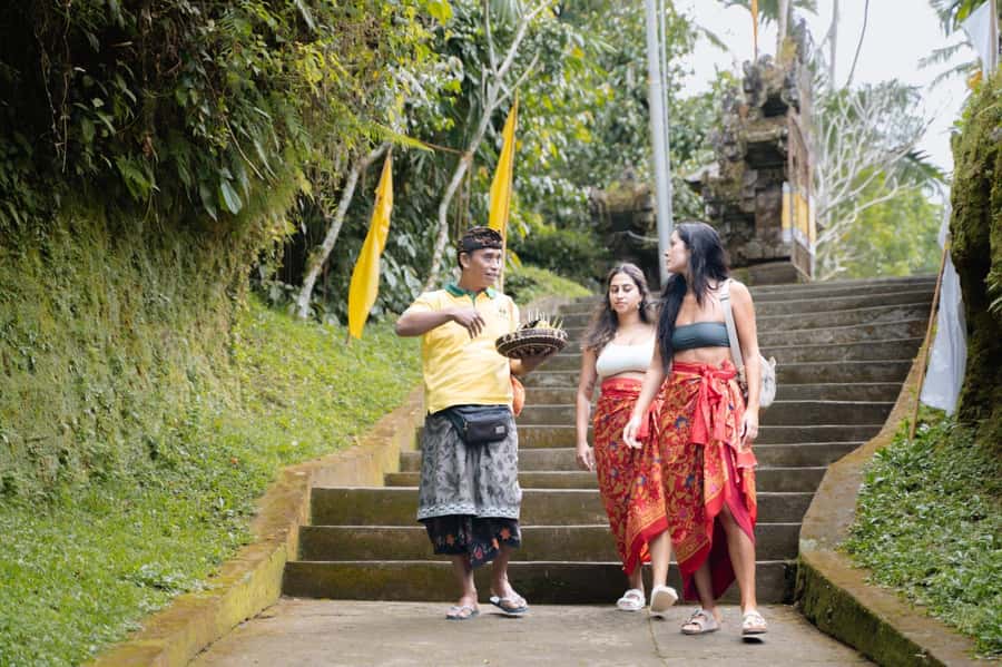 Bali Eat, Pray and Love Experience - A market morning at Pasar Tampaksiring