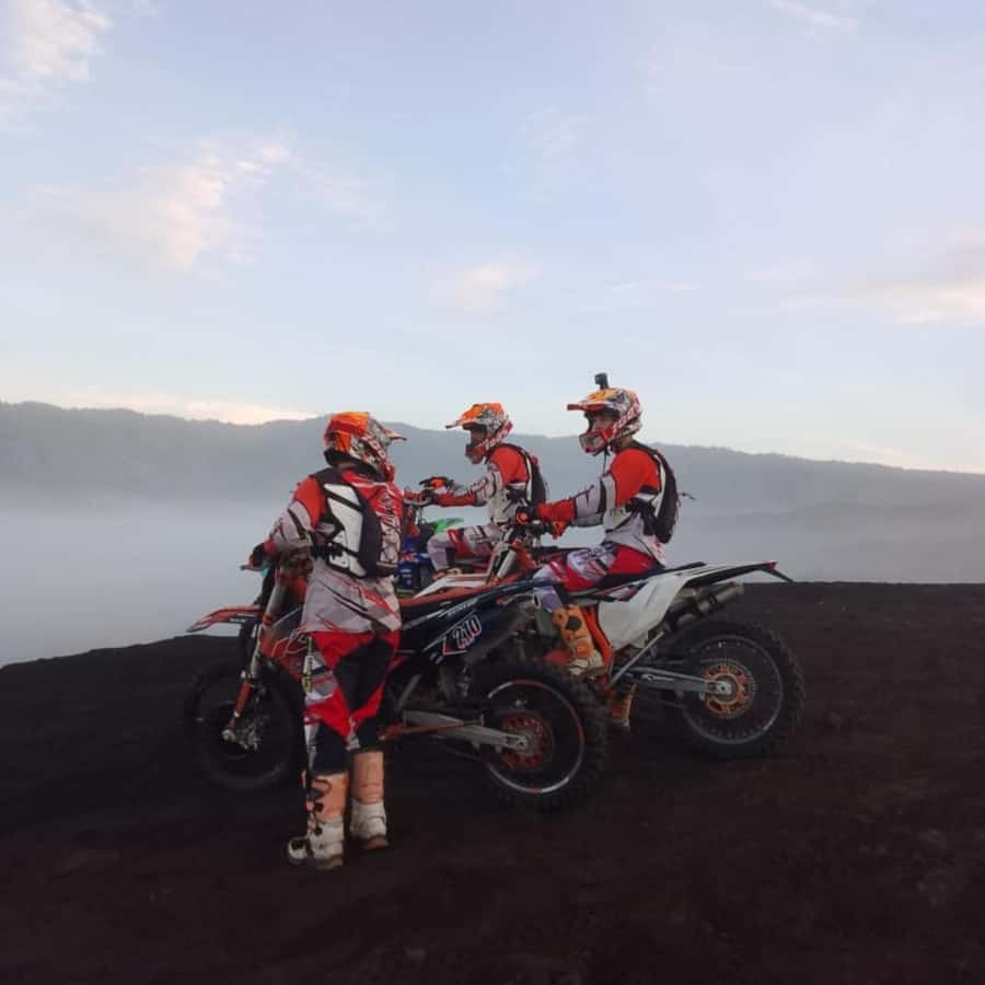 Bali: Extreme Dirt Bike Experience in Nature - What to wear and what to protect