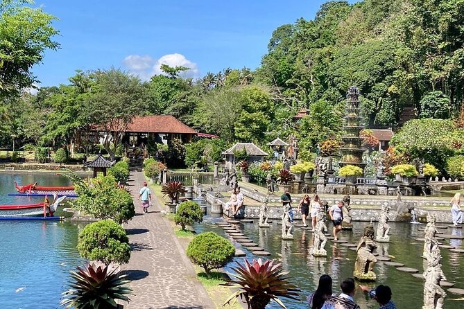 Bali Gate of Heaven Temple, Waterfall, Water Palace & Swing - The photographer question needs a clear answer