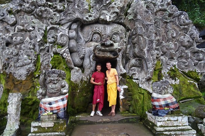 Bali Highlights Private Tour with Elephant Cave and Rice Field - Starting at Mas Village’s carving center