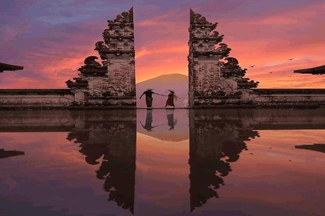 Bali Instagram Tour - DESIGN Your Own Trip - Tukad Cepung Waterfall in Tembuku