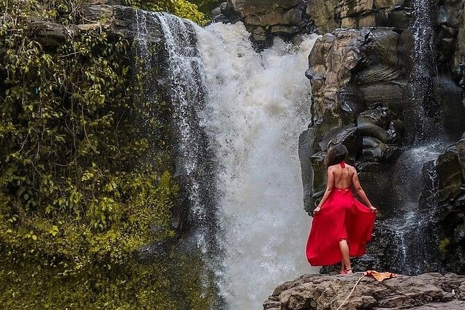Bali Jungle Swing & Ubud Tour - Walking down to Tegenungan Waterfall