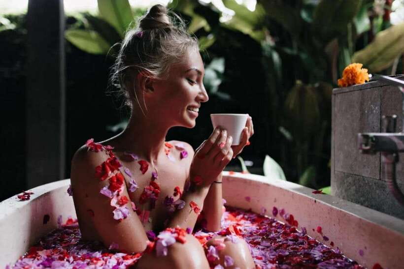 Bali: Luxury Spa Balinese Massage Package Experience - The turmeric, sandalwood, and spice scrub