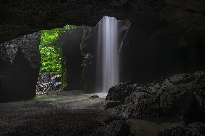 Bali: Pakerisan River Tubing Adventure with Rapids, Guide & Lunch - Lunch, showers, and the return shuttle