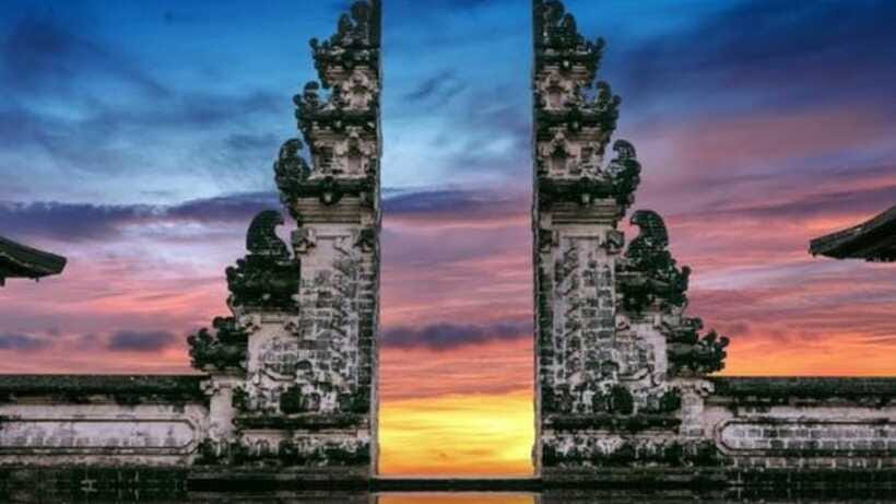 Bali: Private Instagram Tour - Blangsinga Waterfall and the chance to get wet