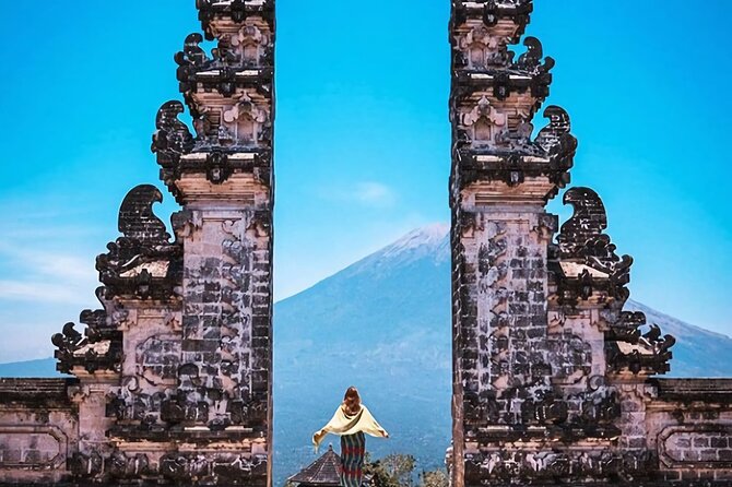 Bali Private Tour: Lempuyang Gate of heaven-Tirta gangga-Tukad Cepung - What a private car changes