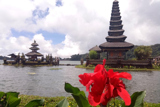Bali Private Tour: Ulun danu Temple, Iconic Handara Gate & Tanah lot sunset. - Tanah Lot at sunset
