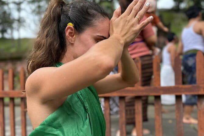 Bali Spiritual Shamanic-Palm Reading, Temple Healing Tour - What to Expect at the Sacred Springs