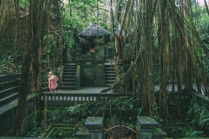 Bali Sunset: Uluwatu Temple - Kecak Dance- Jimbaran Bay - Small details that can make the evening easier