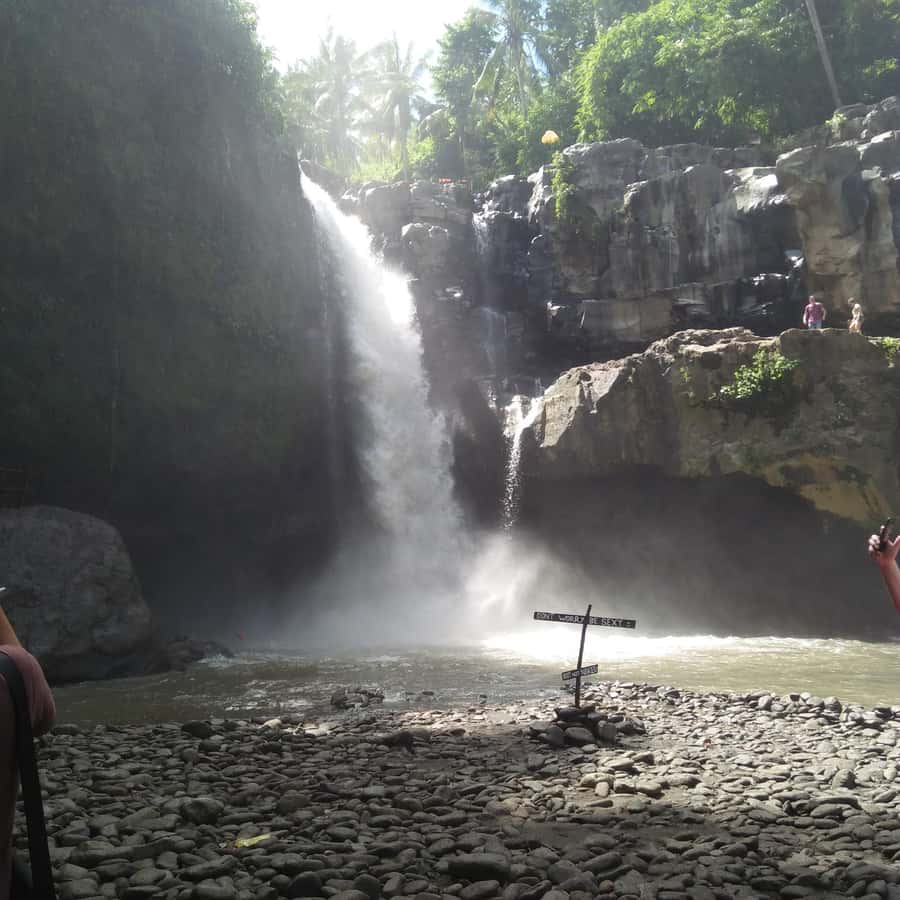 Bali: Tibumana, Tukad Cepung, Kanto Lampo, & Tegenungan Tour - Tukad Cepung: a cave approach with wet feet