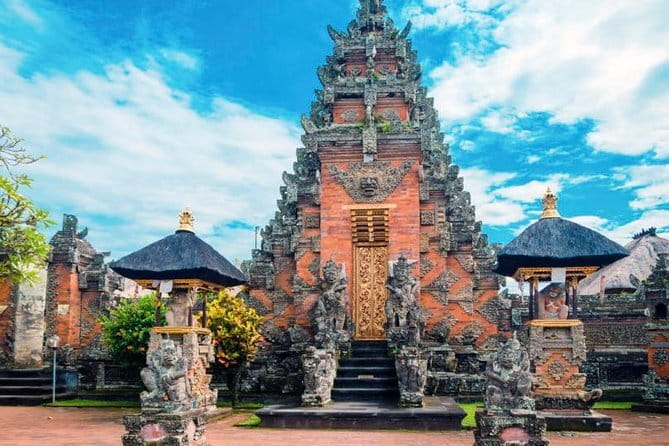 Bali Tour Driver - Batuan Temple, where the day begins with Balinese design
