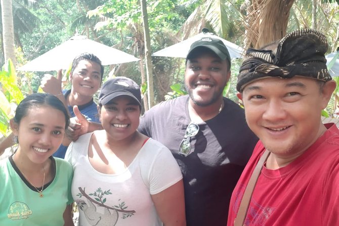 Bali Tour Guide And Driver - Ubud route: forest, holy water, and local shopping