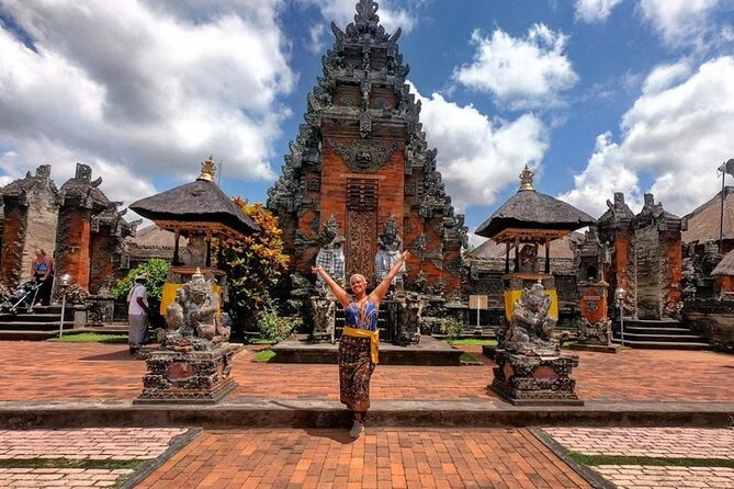 Bali Traditional Silver Jewelry Making Class and Temple Visit - Puseh Batuan Temple and its unusual gateway