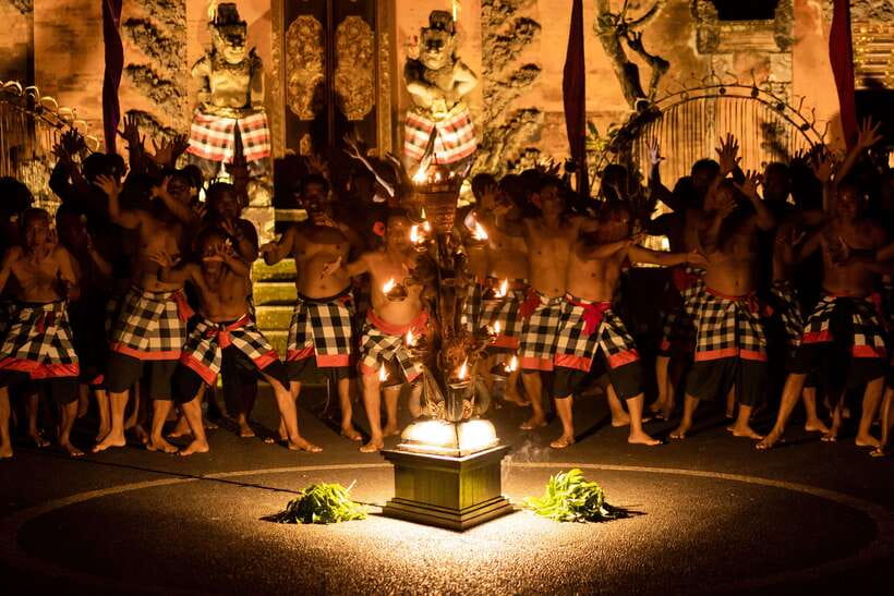 Bali: Ubud Kecak and Fire Dance Show Tickets - Following the Ramayana without perfect English
