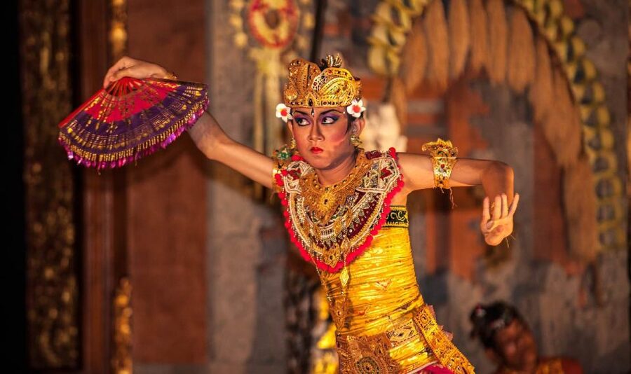 Bali: Ubud Palace Legong Dance Show Ticket - The opening music sets the mood