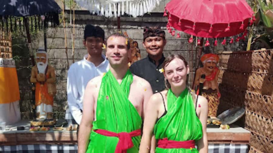 Bali: Ubud Palm of Hand Reading with Balinese Method - Why the Balinese setting matters