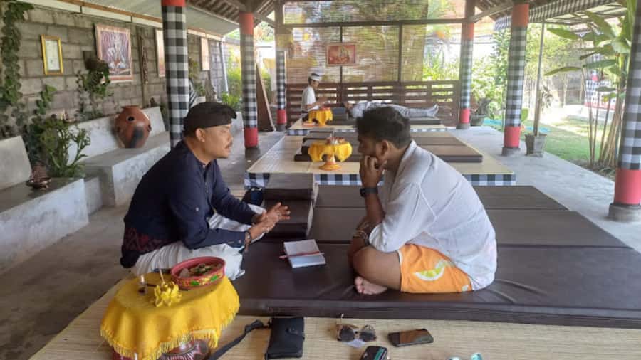 Bali: Ubud Palm of Hand Reading with Balinese Method - What the $46 price really buys