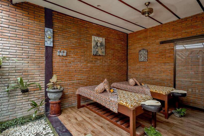 Bali: Ubud Spa Balinese Massage Scrub Flowerbath 2 hour - Green tea or ginger tea closes the appointment