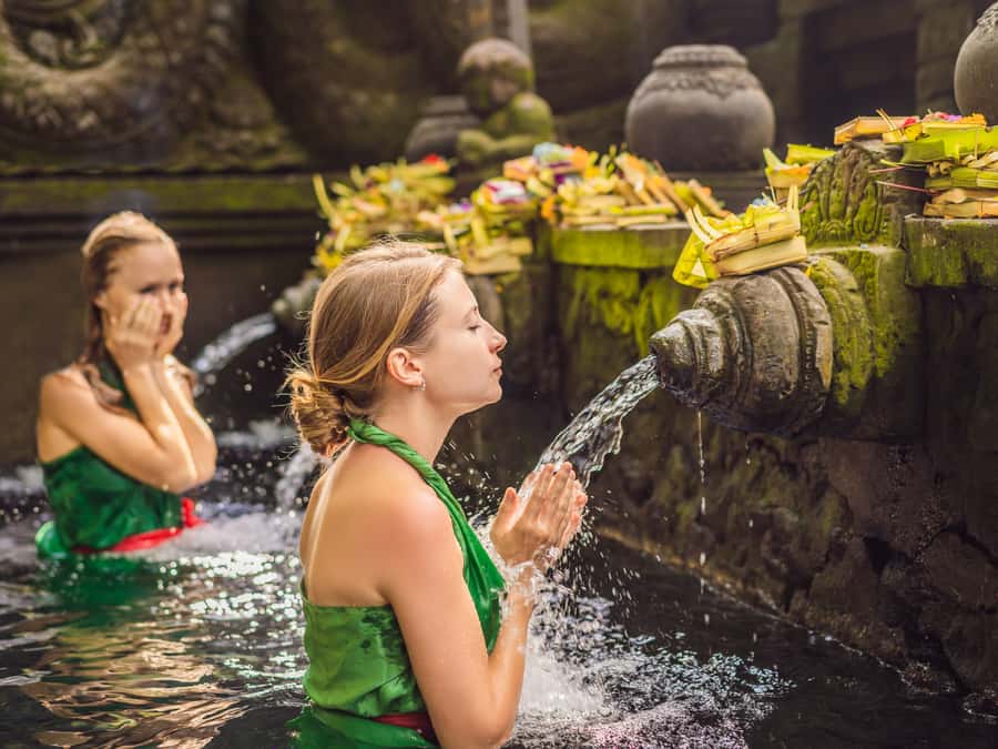 Bali: Ubud Traditional Balinese Purification - Tirta Empul and the water purification