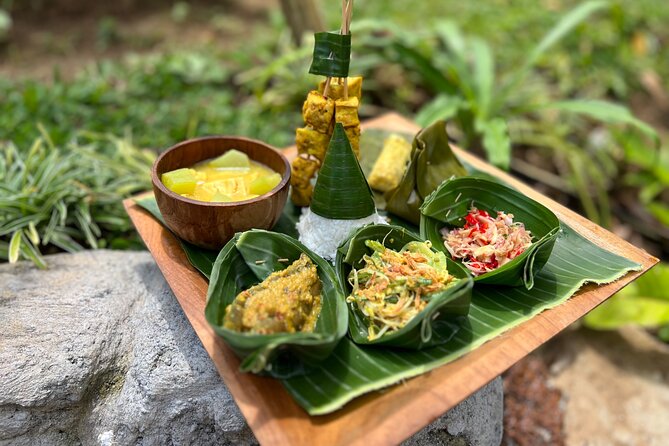 Balinese Authentic Cooking Class in Ubud - A traditional Balinese house adds cultural context