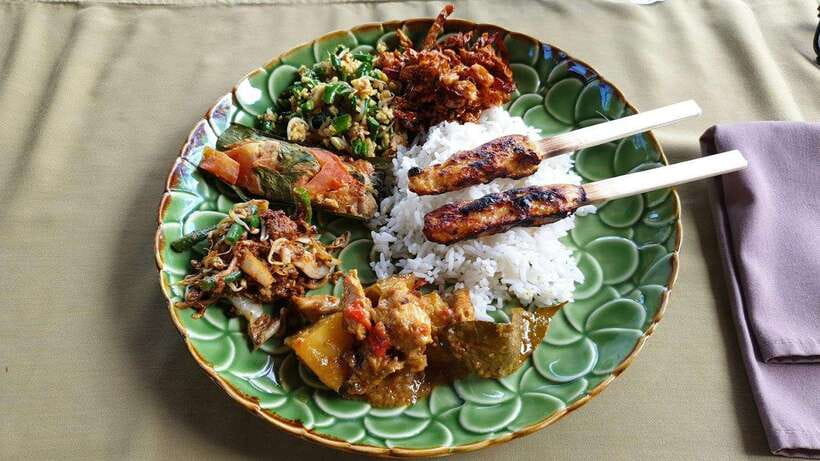 Balinese cooking class/Go shopping at the market, cook, eat - Why this cooking class feels useful, not staged