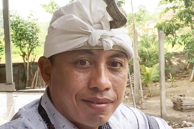 Balinese Cooking Class / Market Buy ~ Cook ~ Eat.Learn to cook authentic Balinese food!With happy recipe / Round trip hotel transfer included - Learning the Balinese way to cook