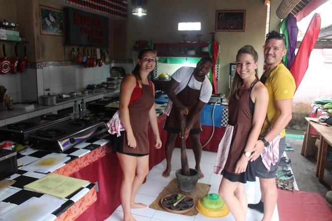 Balinese Ubud cooking school (9 Dish Cooking and Market Tour) - How hands-on is the cooking?