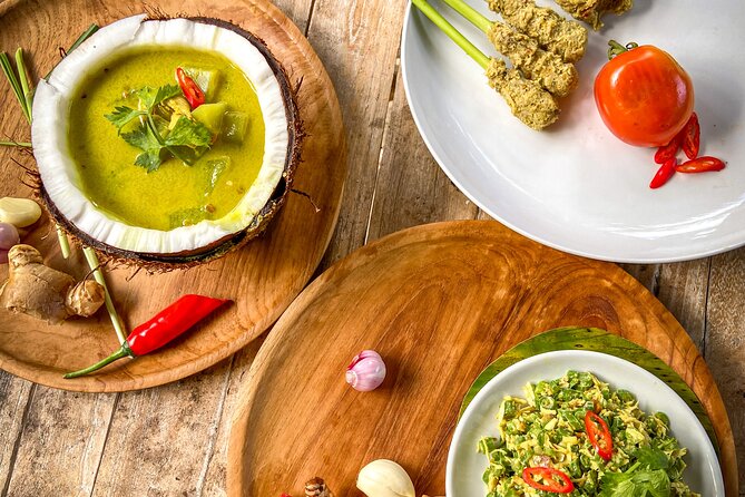 Be a real Balinese with Traditional Balinese Cooking Class - Preparing lunch with local ingredients