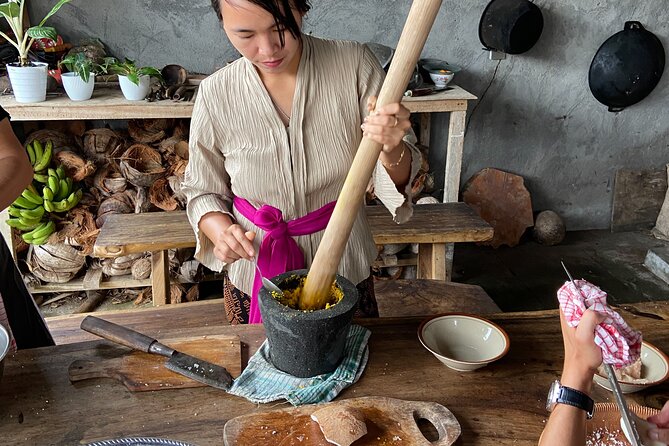 Be a real Balinese with Traditional Balinese Cooking Class - The temple visit and an important booking detail
