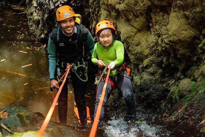 Beginner canyoning trip in Bali "Egar canyon " - Group Size and Guide Support