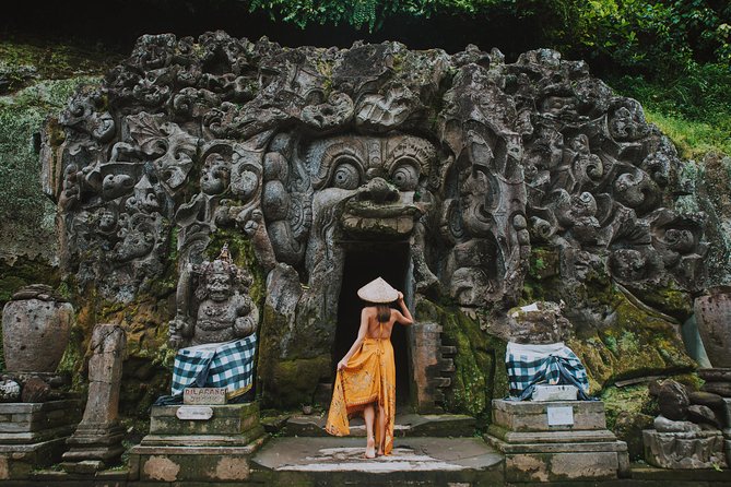 Best of Ubud Attractions: Private All-Inclusive Tour - Mas Carving Center, a short craft stop