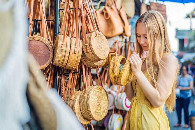 Best of Ubud Attractions: Private All-Inclusive Tour - Ubud Market and Palace in the town center