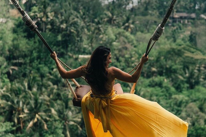Best of Ubud Tour with Jungle Swing Private and All Inclusive - Sacred Monkey Forest mixes wildlife with temple grounds