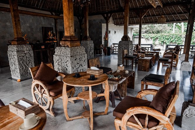 Body Massage Experience in Ubud Traditional Spa - The bale wantilan is part of the experience