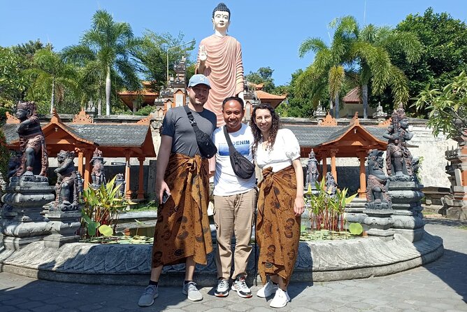 Brahmavihara Arama Banjar Hot Spring Ulundanu Bratan Private Tour - Banjar Hot Springs, the day’s easiest hour
