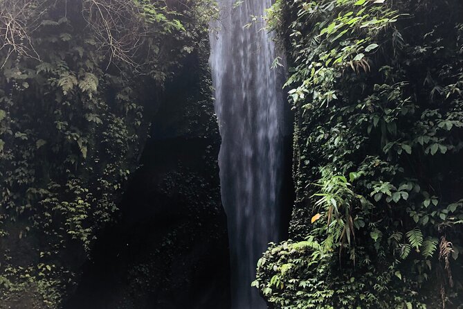 Day Tour with Sunrise and waterfall - The guide can make the long route easier