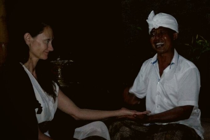 Discover Balinese fortune telling with convenient on-call service - A private hour with a Balinese Guru