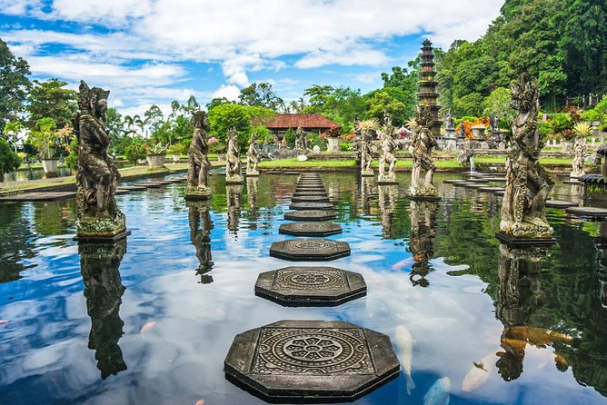 East Bali Tour: Lempuyang Temple - Gate of Heaven, Tirta Gangga, Virgin Beach - Ujung Water Palace spreads the route wider