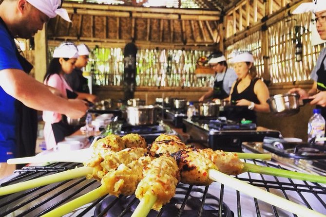 Exclusive Authentic Balinese Cooking Class at Family home - Payangan Market: start with local ingredients