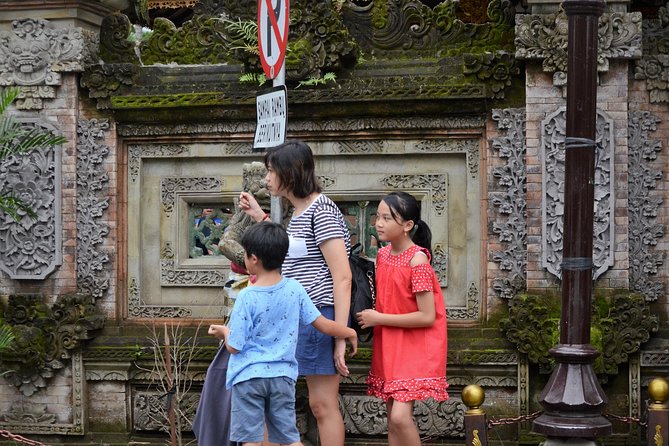 Famous Ubud villlage and Dance Tour with Rice Terrace And Waterfall Visit - Painting in Batuan and wood carving in Mas