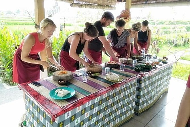 From Ubud: Authentic Cooking Class Visit Traditional Market - Dietary requests and family suitability